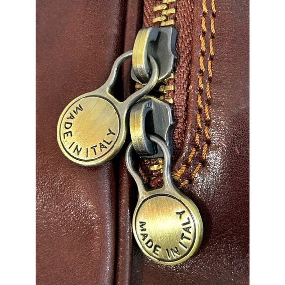 Firenze Vintage Italian Leather Glossy Brown Adjustable Mid-Size Travel Book Bag - Picture 7 of 9